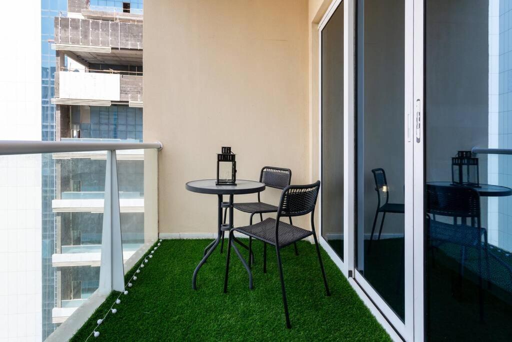 Lake View Jlt - Lovely Apartment In Дубай Екстериор снимка